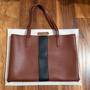 Vince Camuto like New with dust cover faux leather tote